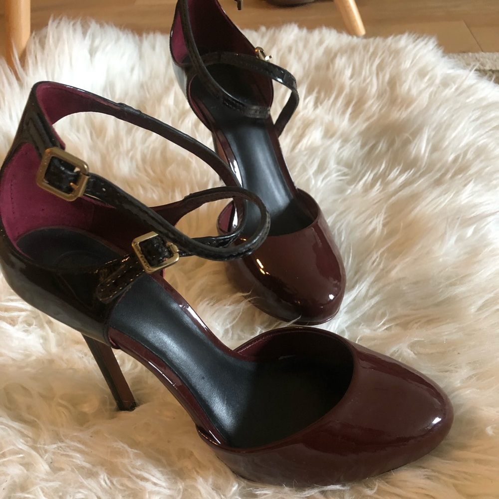 tory-burch-patent-leather-lolita-pump